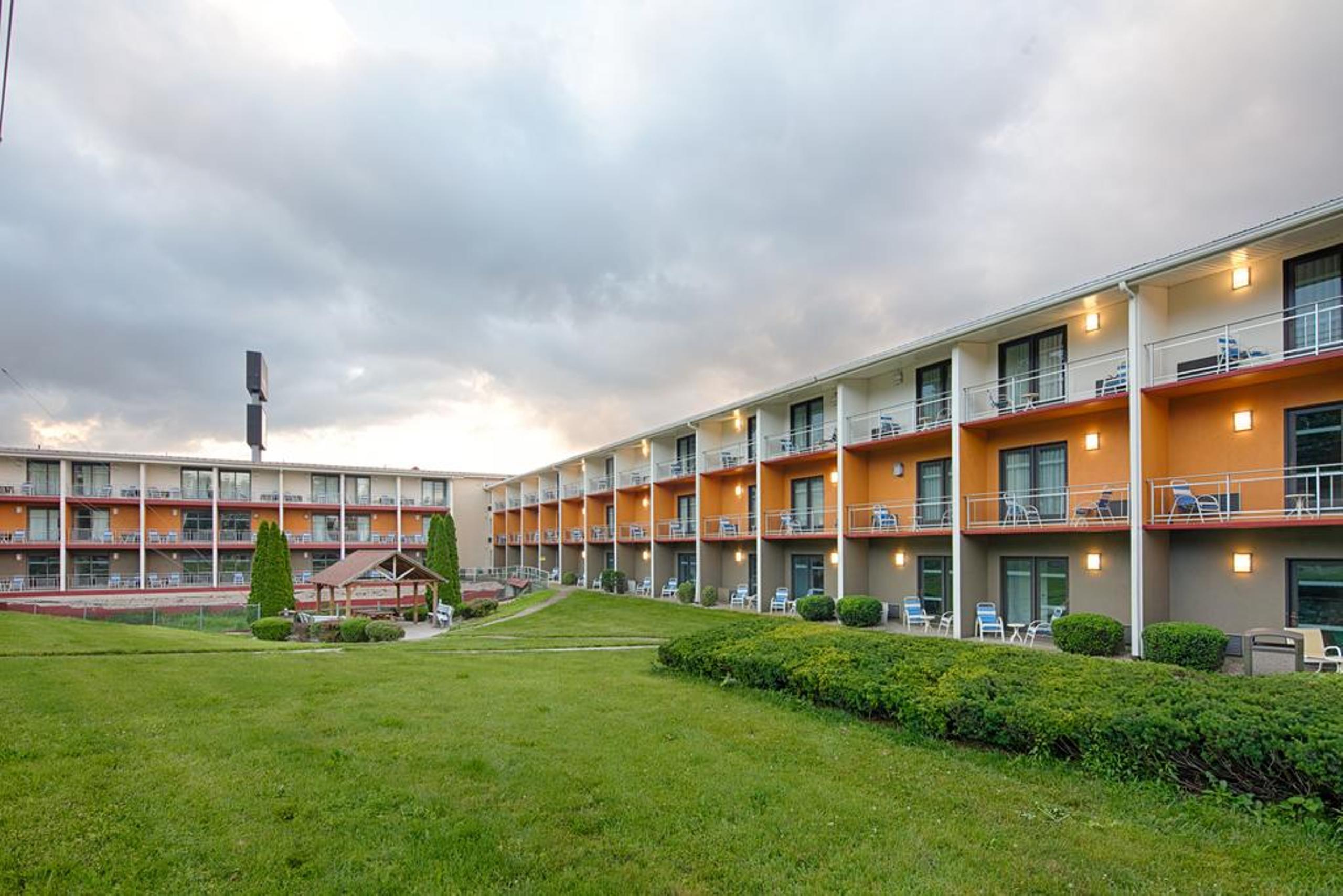 Hawthorn Extended Stay By Wyndham Chambersburg Exterior photo