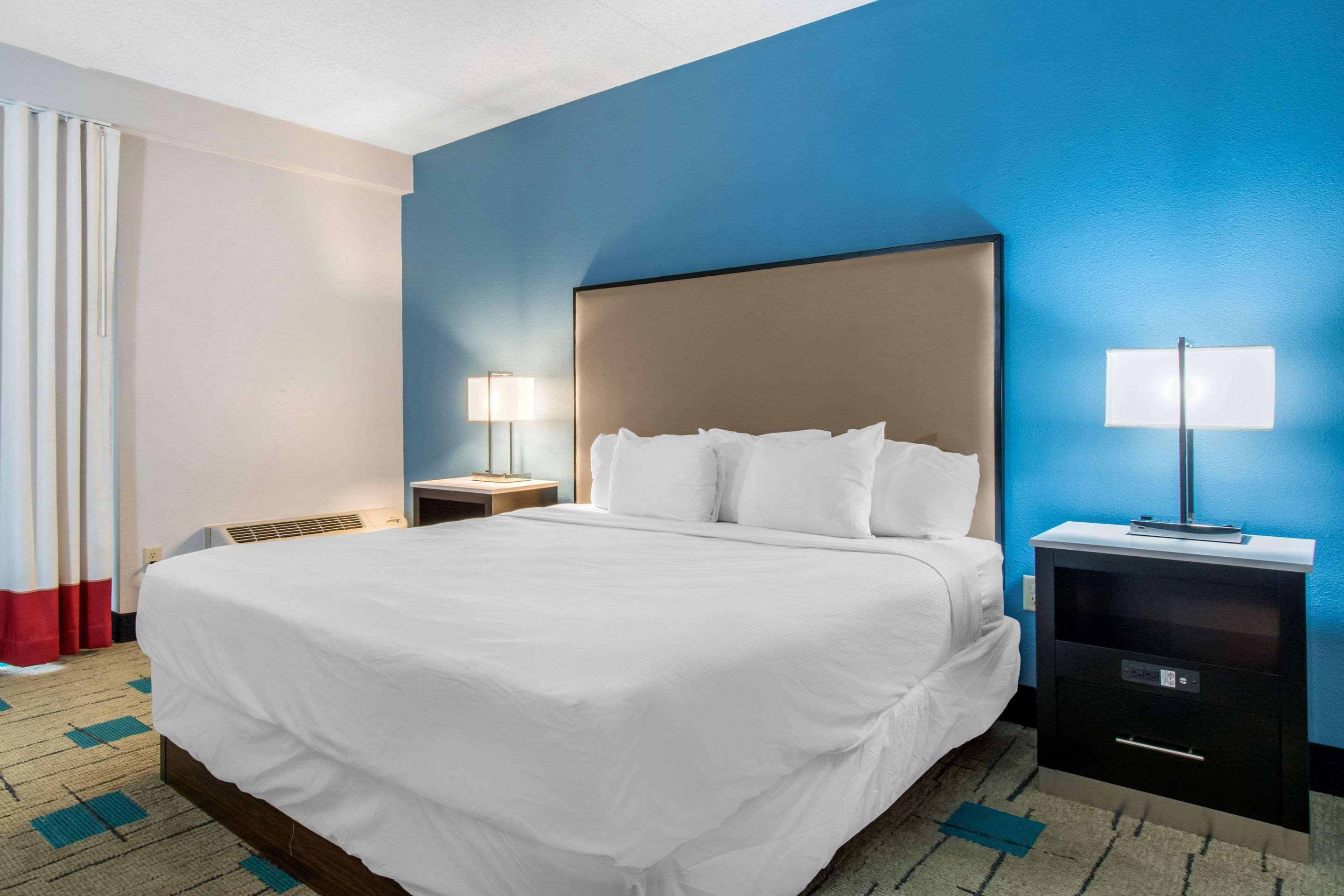 Hawthorn Extended Stay By Wyndham Chambersburg Exterior photo